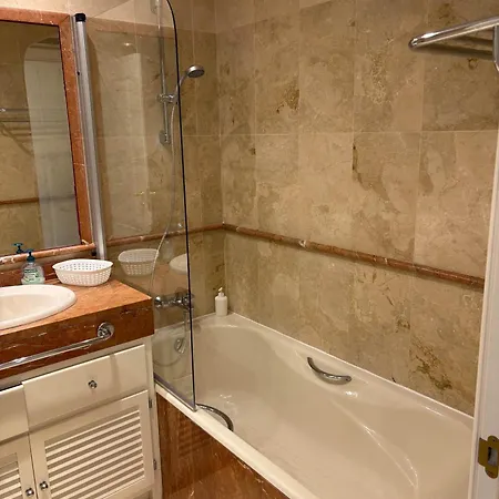 Modern 2 Bedroom - Hacienda Del Sol Apartment *